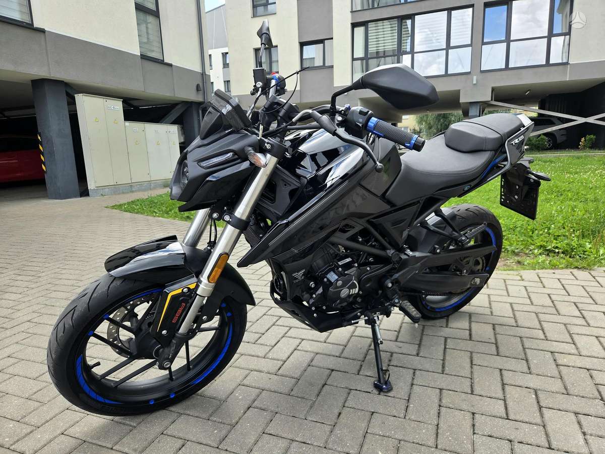 VOGE 125R 125cc, street / classic