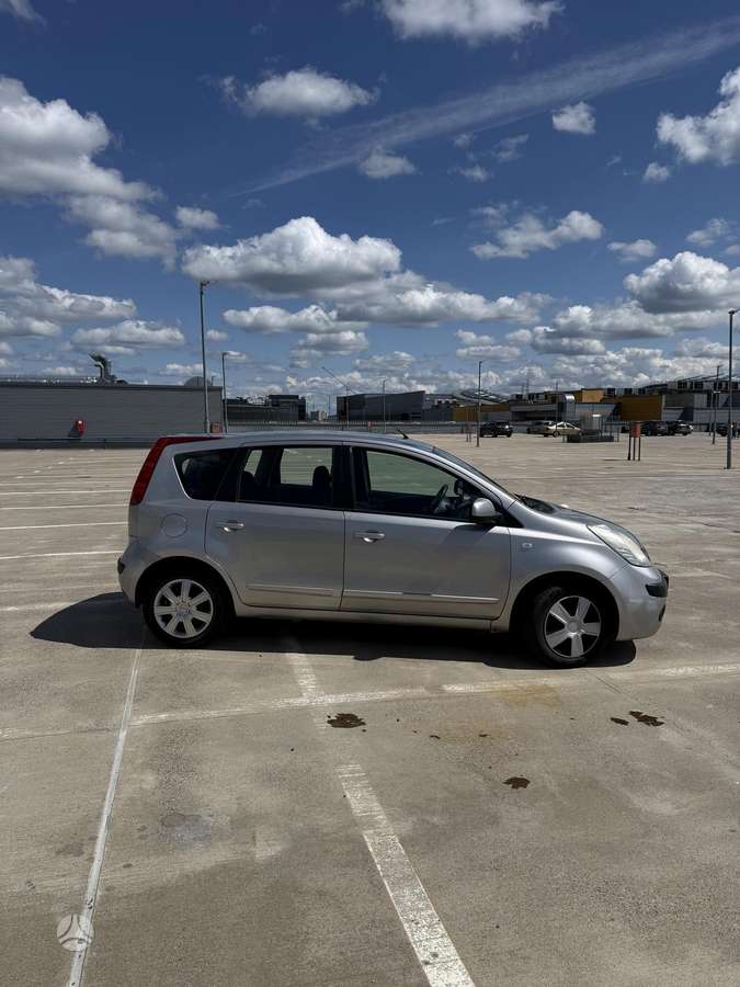 Nissan Note, 1.6 l., Хэтчбек