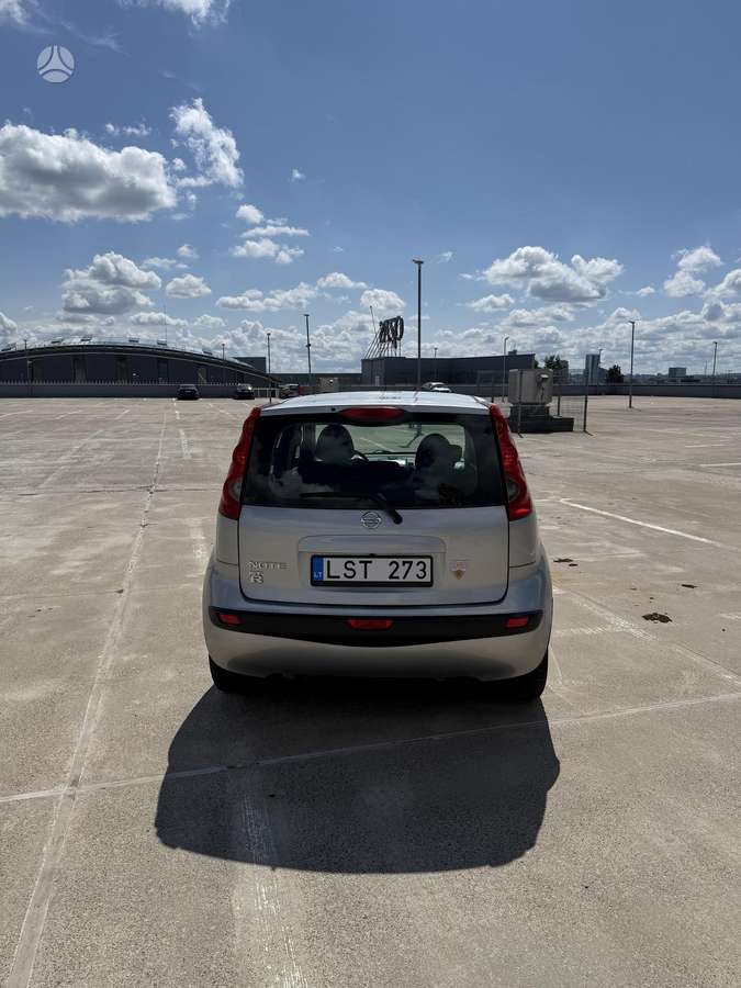 Nissan Note, 1.6 l., hatchback