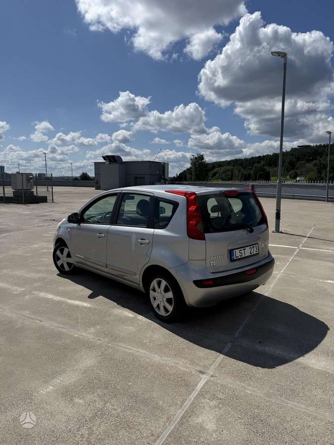 Nissan Note, 1.6 l., Хэтчбек