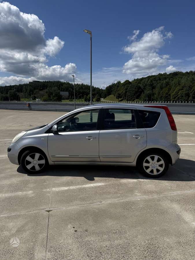 Nissan Note, 1.6 l., Хэтчбек