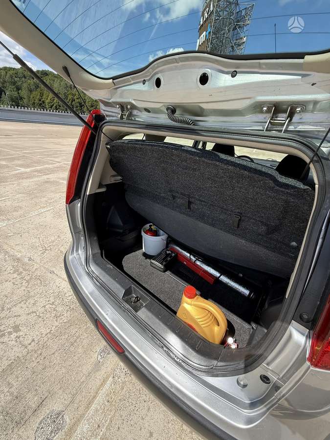 Nissan Note, 1.6 l., Хэтчбек