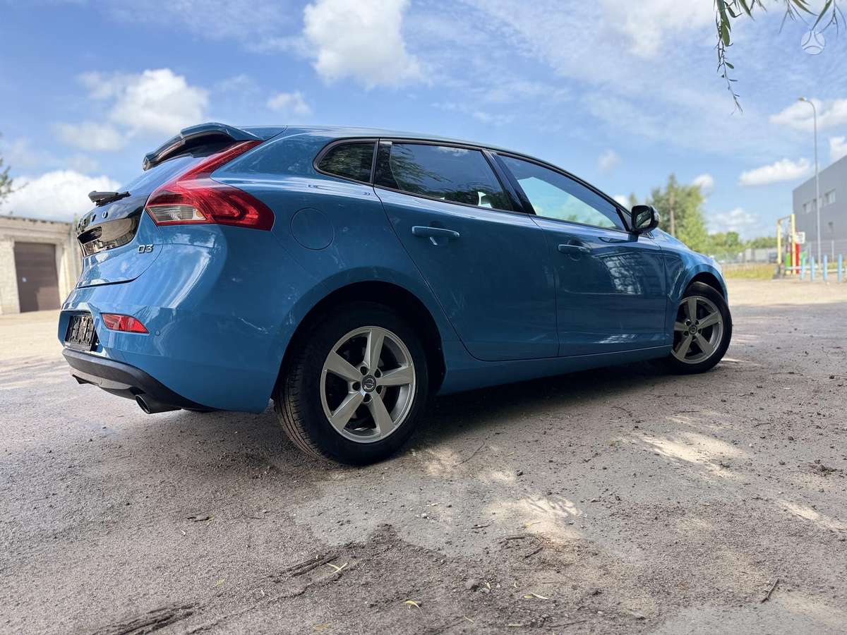 Volvo V40, 2.0 l., Хэтчбек