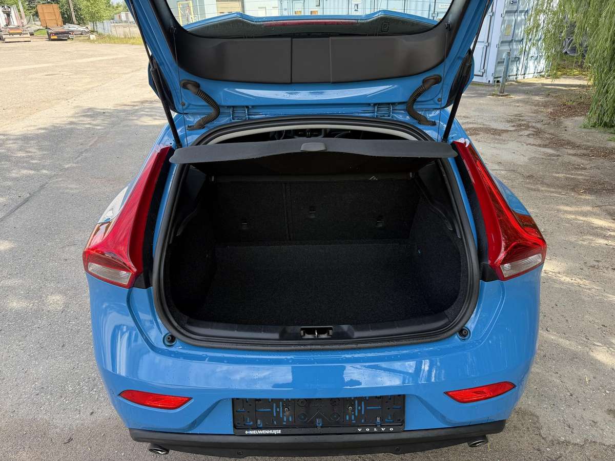Volvo V40, 2.0 l., Хэтчбек