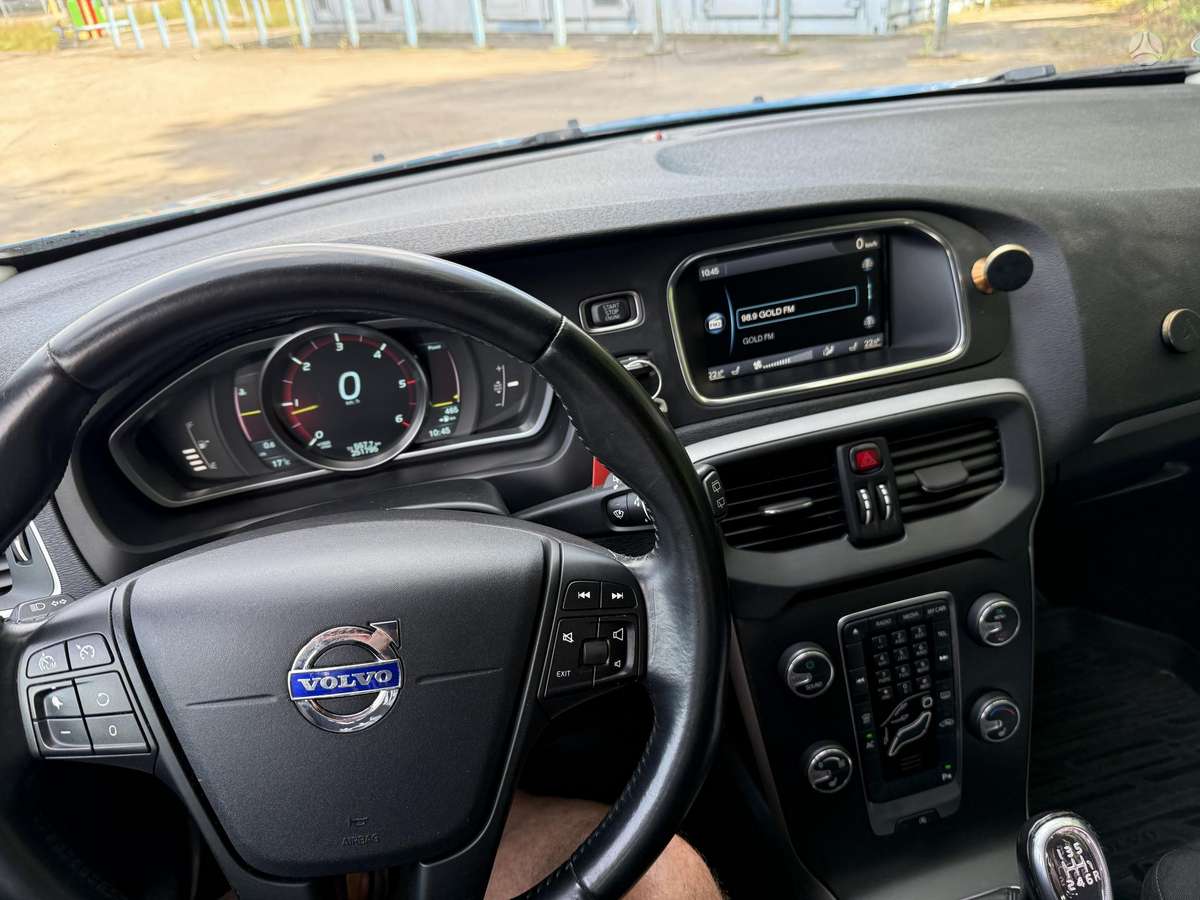 Volvo V40, 2.0 l., Хэтчбек
