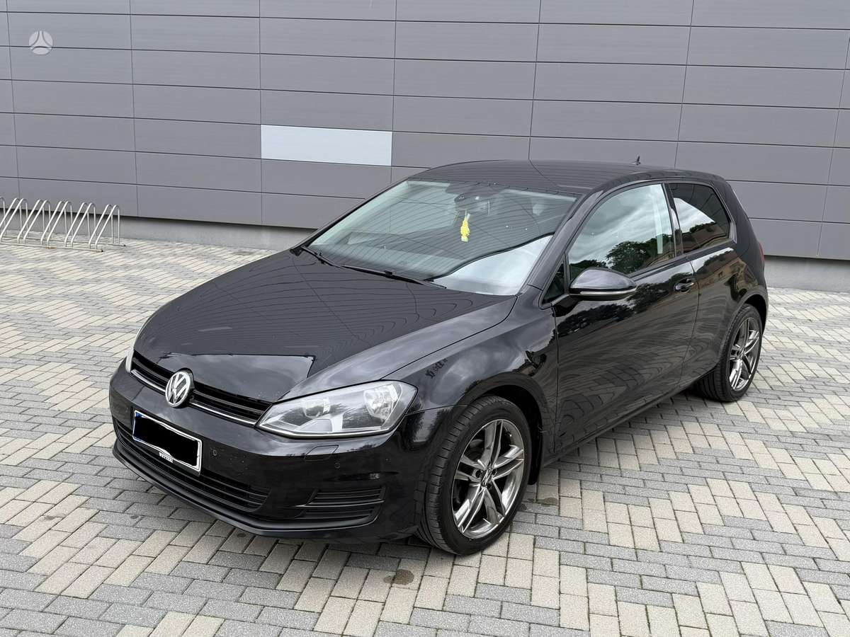 Volkswagen Golf - 1