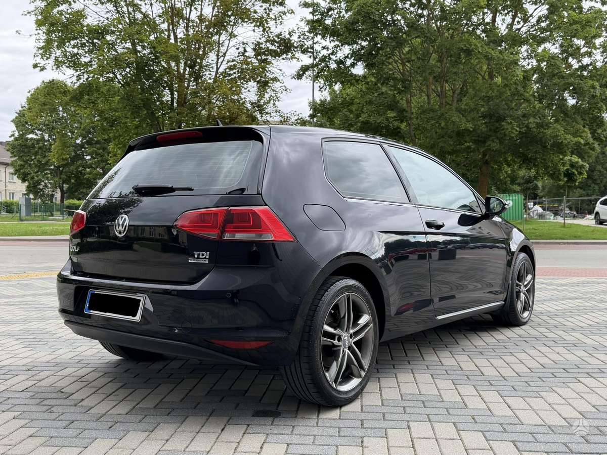 Volkswagen Golf - 5