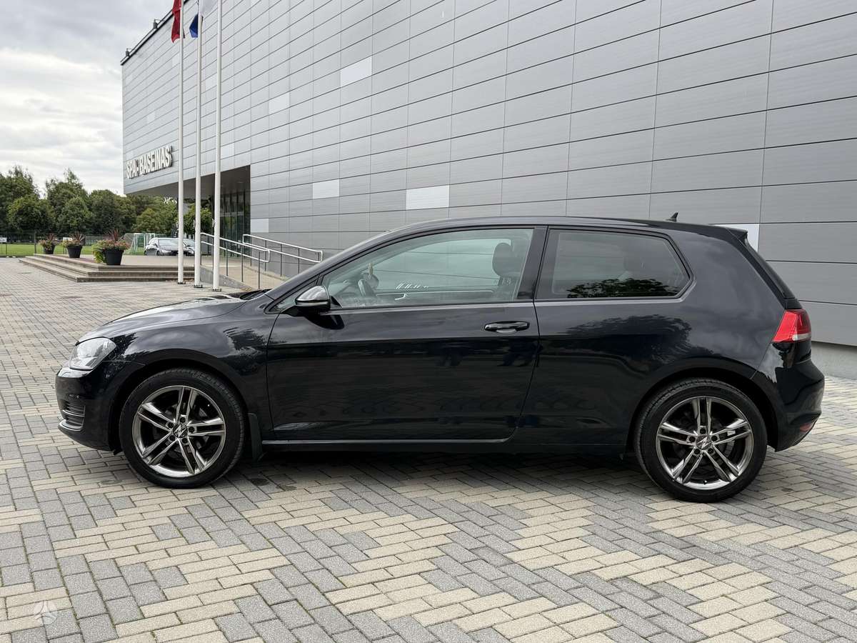Volkswagen Golf - 6