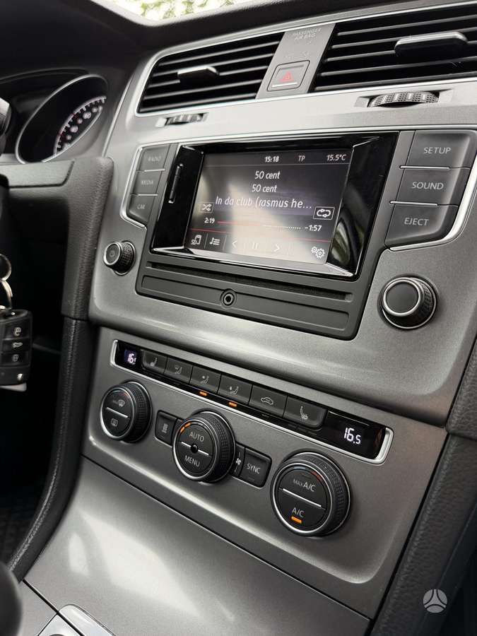 Volkswagen Golf - 11