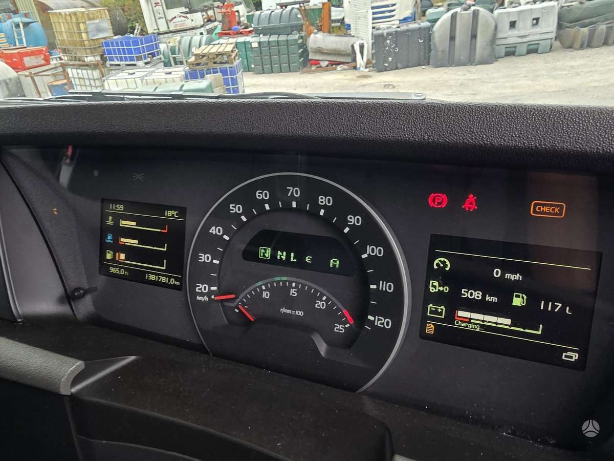 Volvo FH13-500, double sleeper