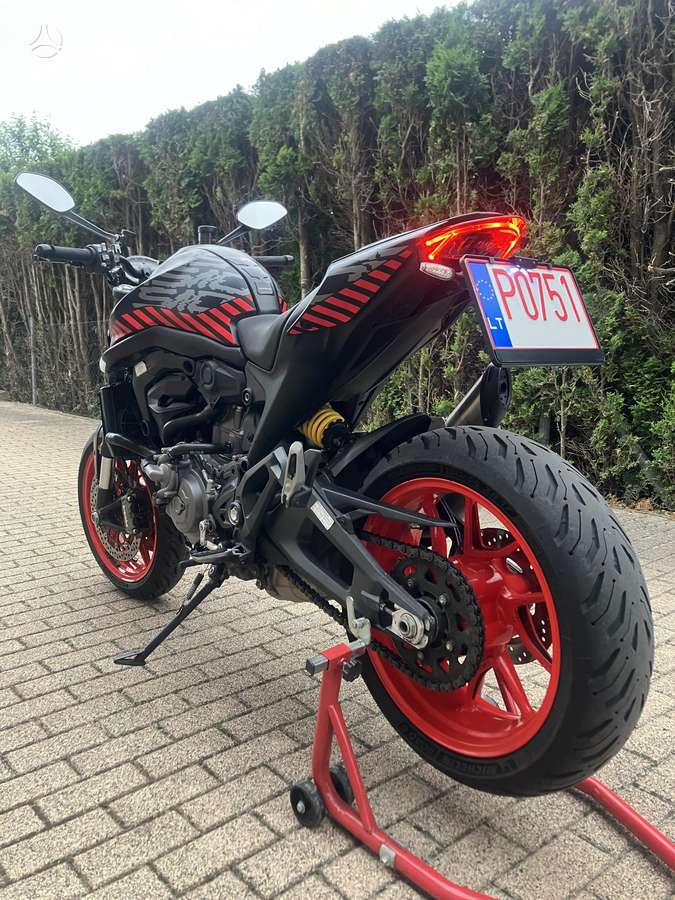 Ducati Monster 937cc, street / классические