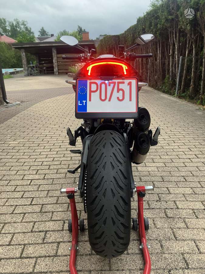 Ducati Monster 937cc, street / classic