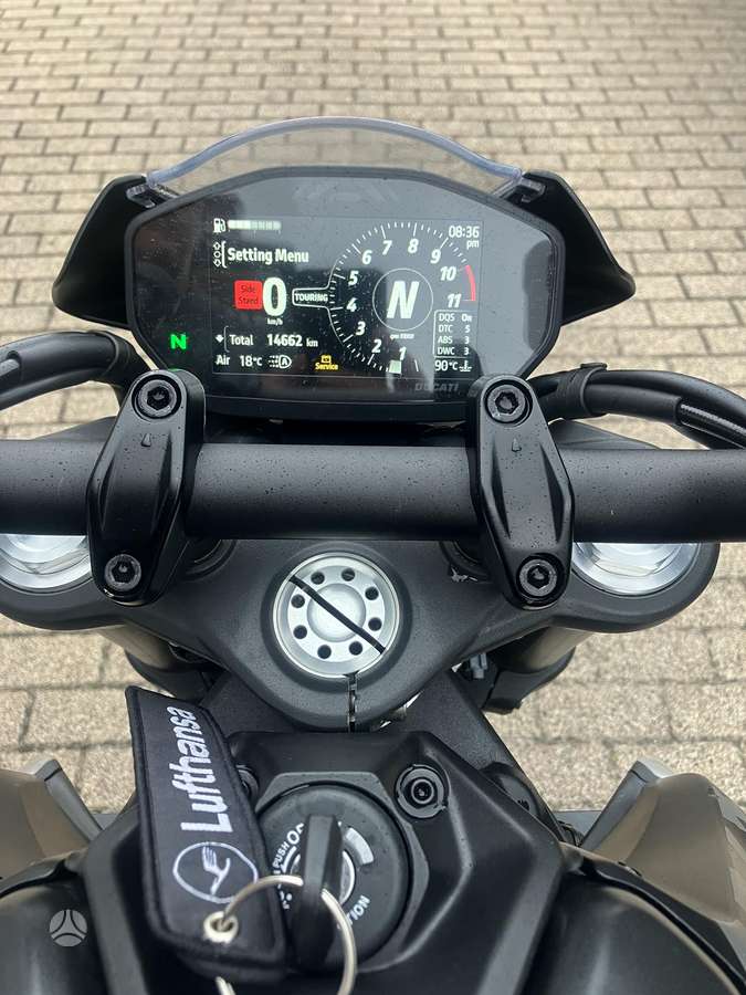 Ducati Monster 937cc, street / классические