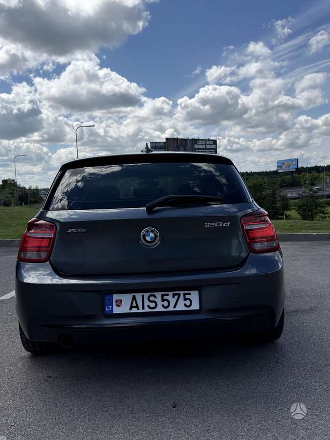 BMW 120, 2.0 l., hatchback