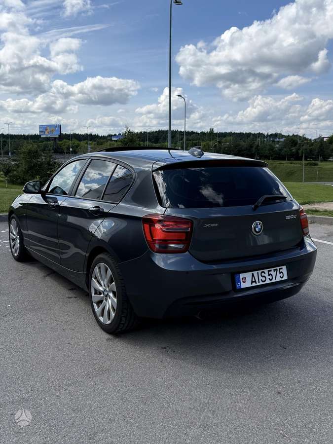 BMW 120, 2.0 l., hatchback