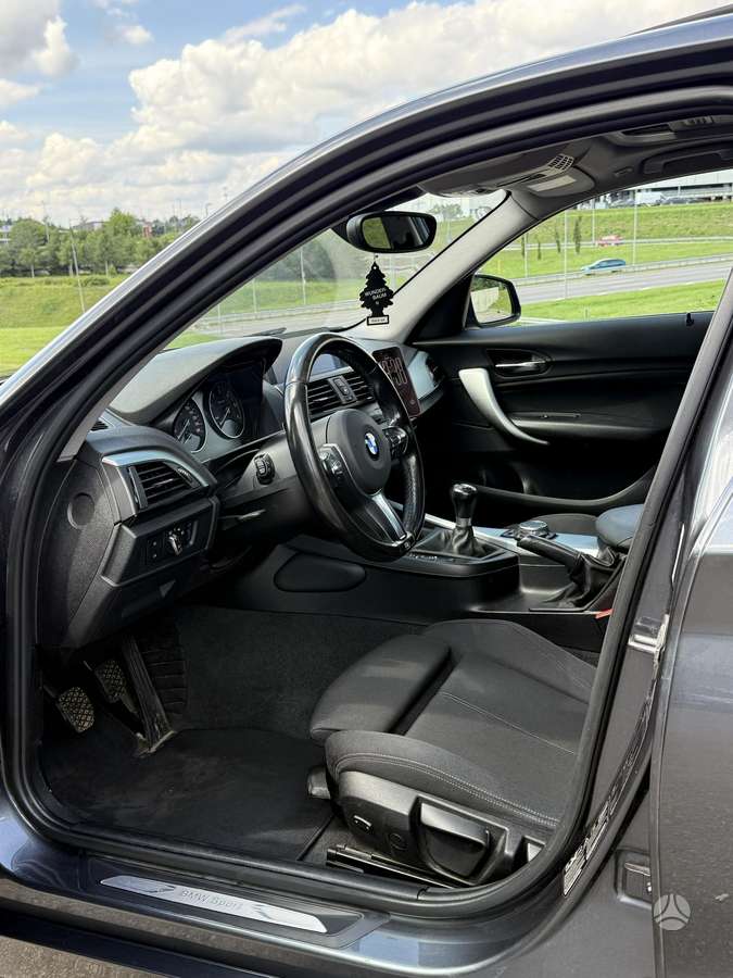 BMW 120, 2.0 l., hatchback