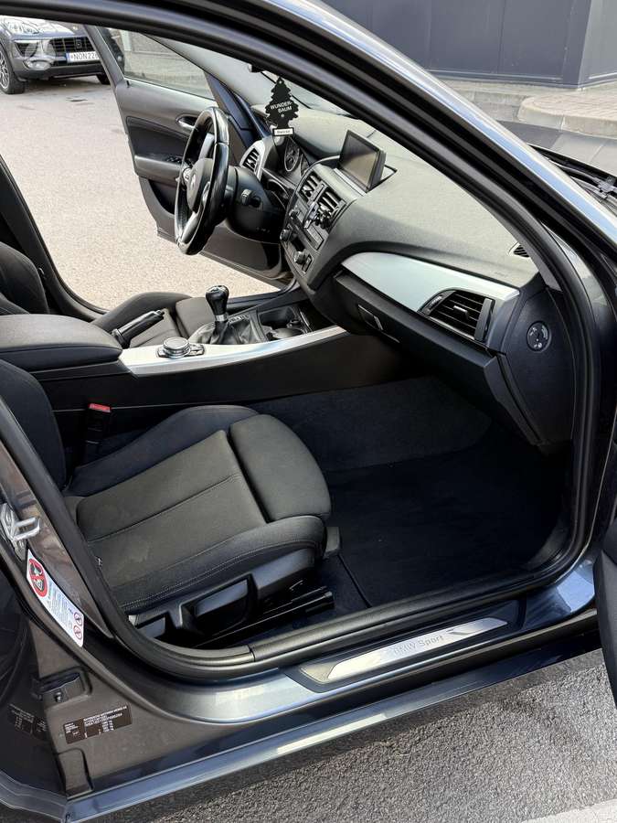 BMW 120, 2.0 l., hatchback
