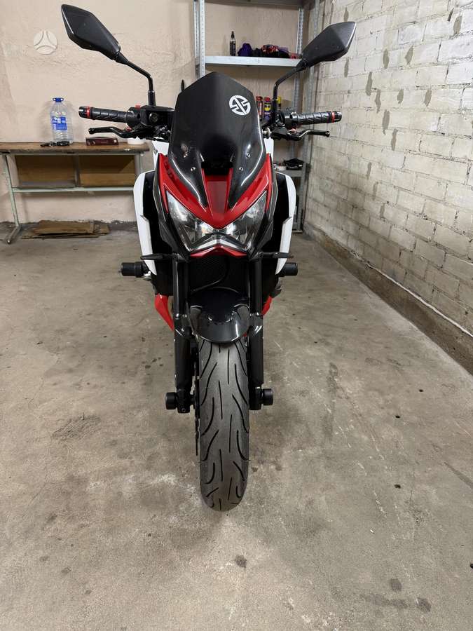 Kawasaki Z 800cc, street / classic