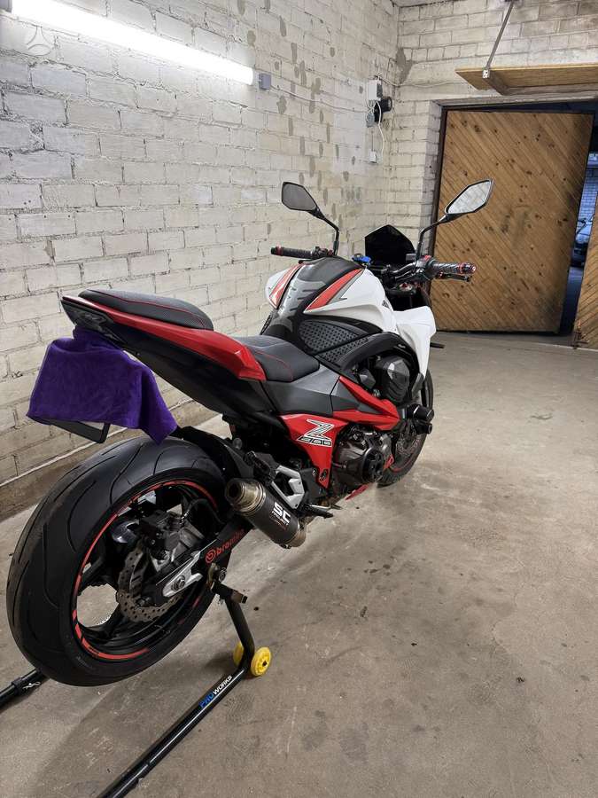 Kawasaki Z 800cc, street / classic