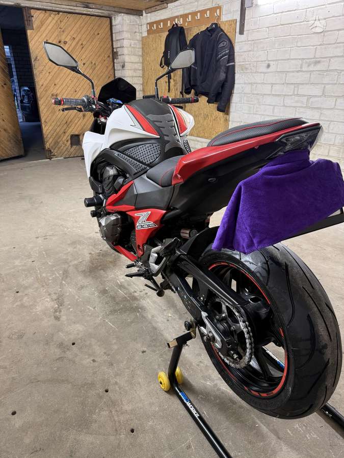 Kawasaki Z 800cc, street / classic