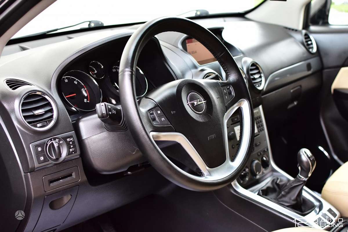 Opel Antara, 2.2 l., off-road / crossover