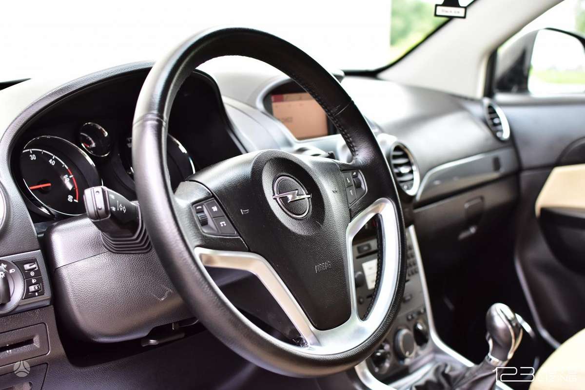 Opel Antara, 2.2 l., off-road / crossover