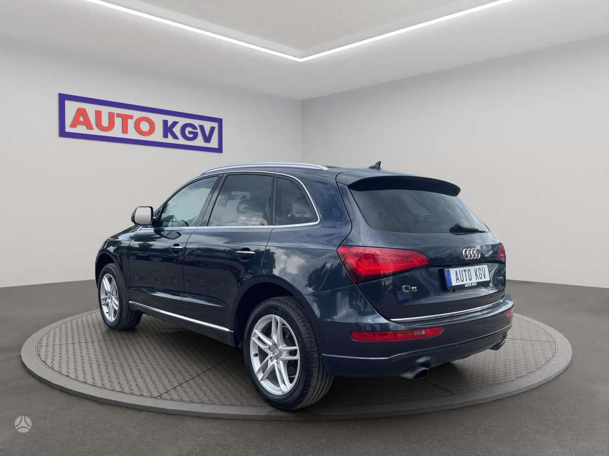 Audi Q5, 2.0 l., off-road / crossover