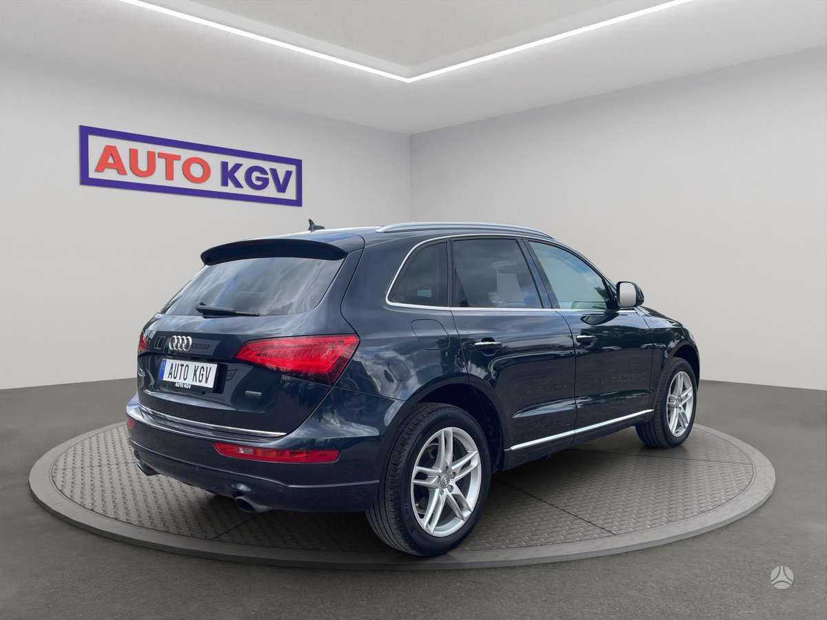 Audi Q5, 2.0 l., off-road / crossover