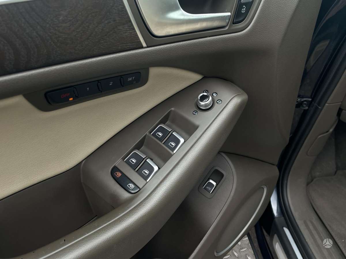 Audi Q5, 2.0 l., off-road / crossover