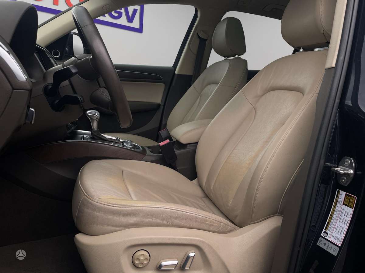 Audi Q5, 2.0 l., off-road / crossover