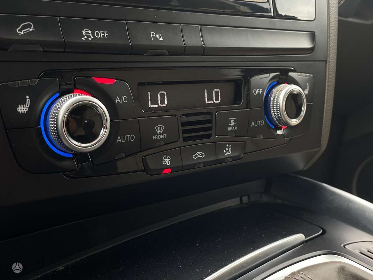 Audi Q5, 2.0 l., off-road / crossover