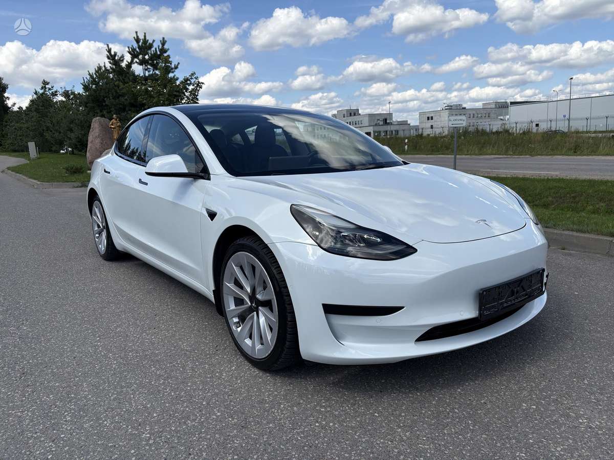 Tesla Model 3, 60 кВт·ч, Седан