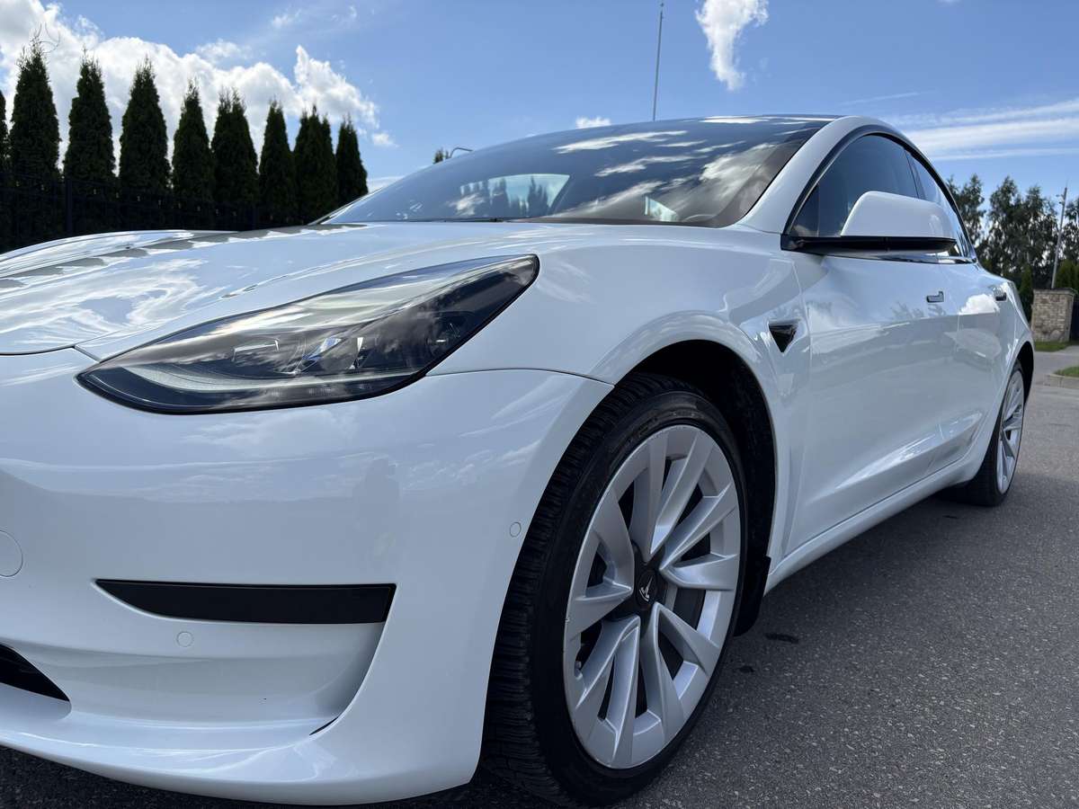 Tesla Model 3, 60 кВт·ч, Седан