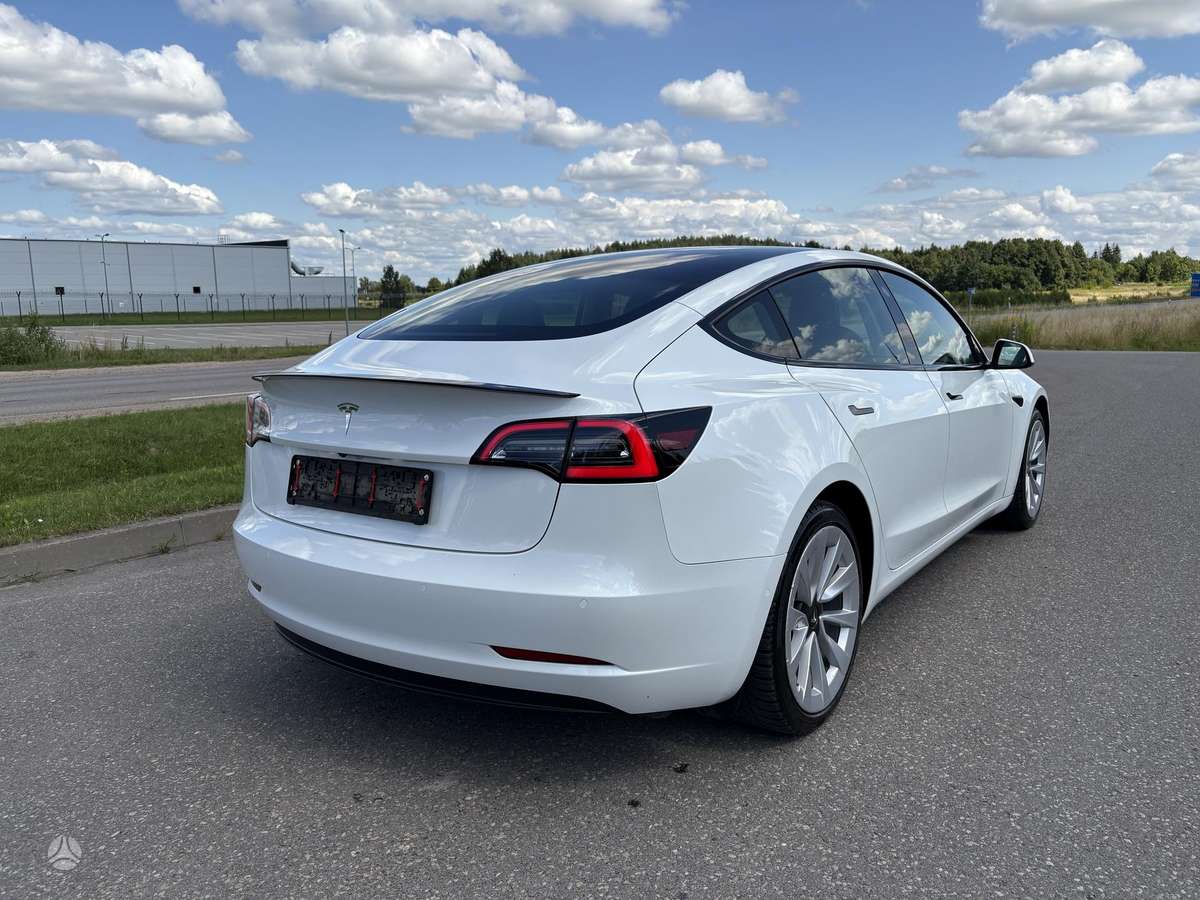 Tesla Model 3, 60 кВт·ч, Седан