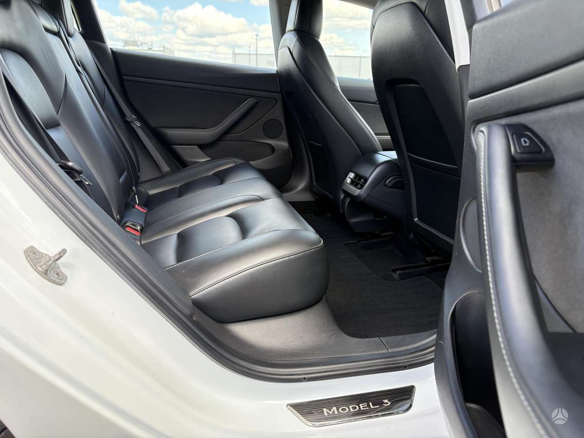Tesla Model 3, 60 кВт·ч, Седан