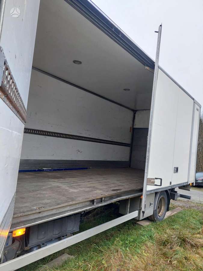 Renault Midlum, box trucks / box vans
