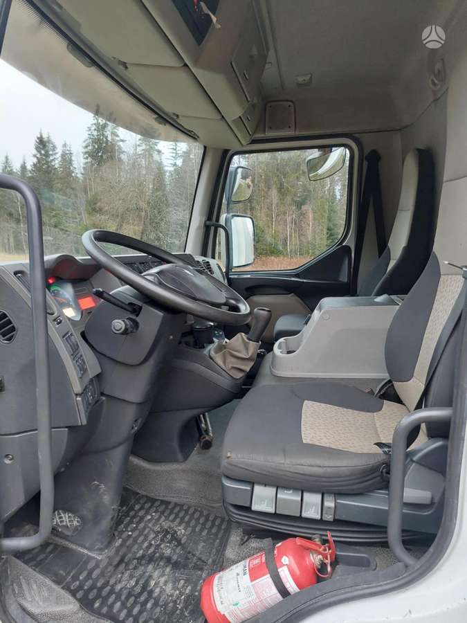 Renault Midlum, box trucks / box vans