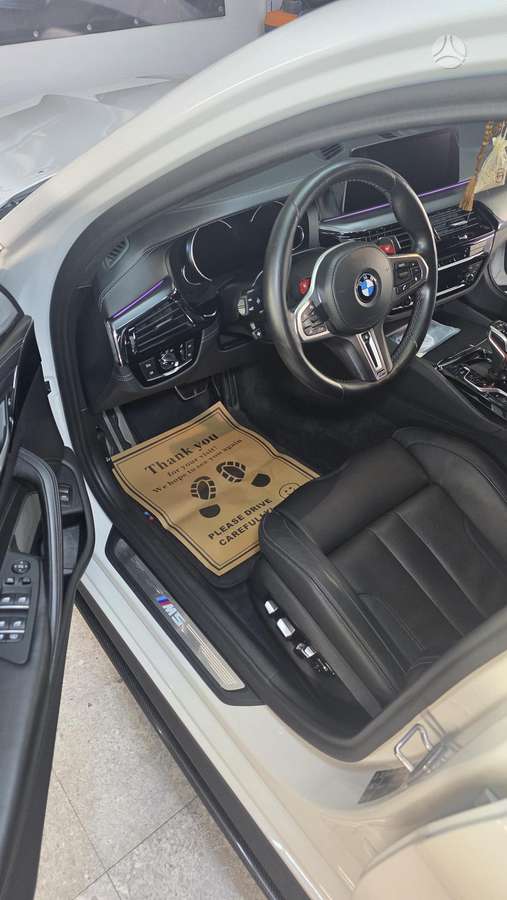 BMW M5, saloon / sedan