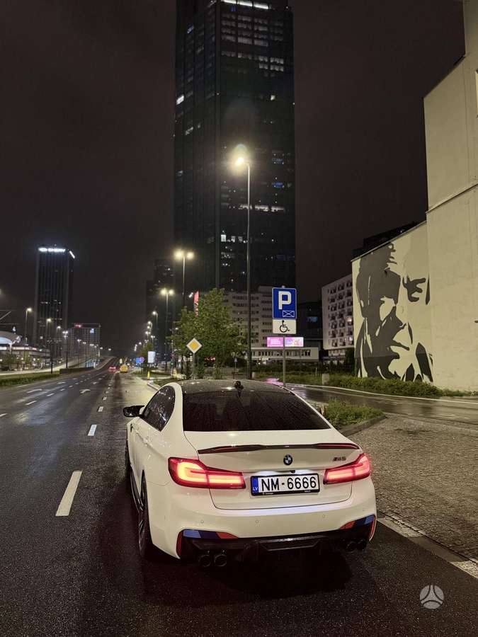 BMW M5, saloon / sedan