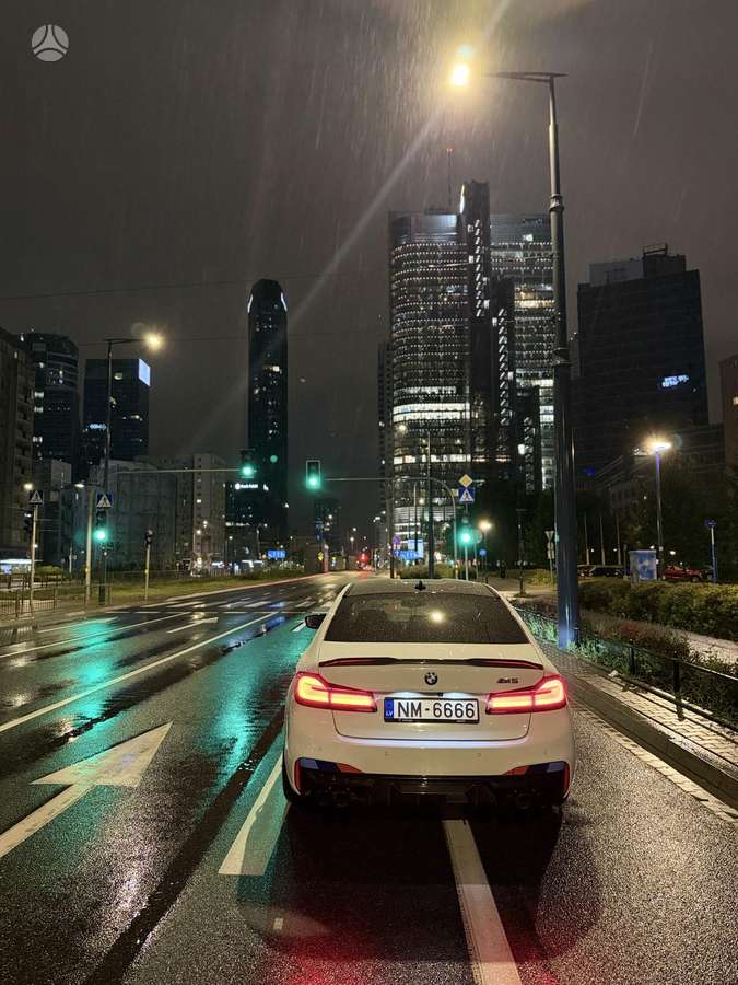 BMW M5, saloon / sedan