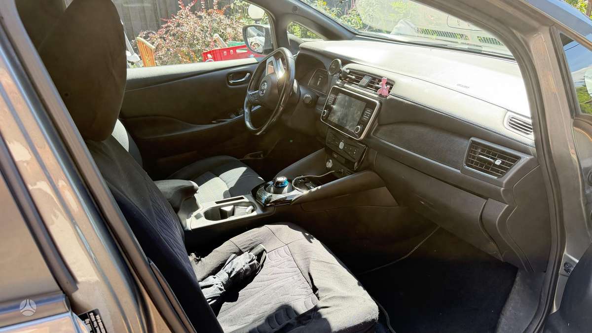 Nissan Leaf, 40 kWh, hatchback