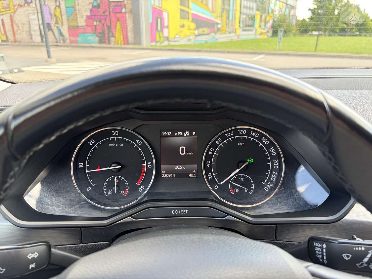 Škoda Superb - 12