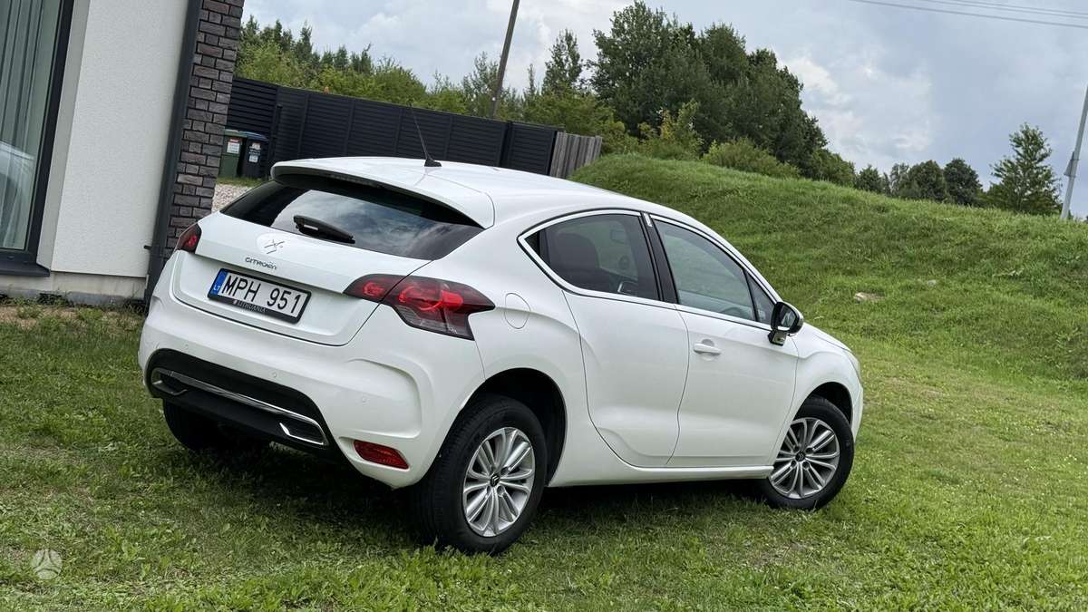Citroen DS4, 1.6 l., hatchback