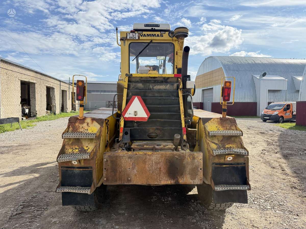 -Kita- Vammas 18 ton, grader