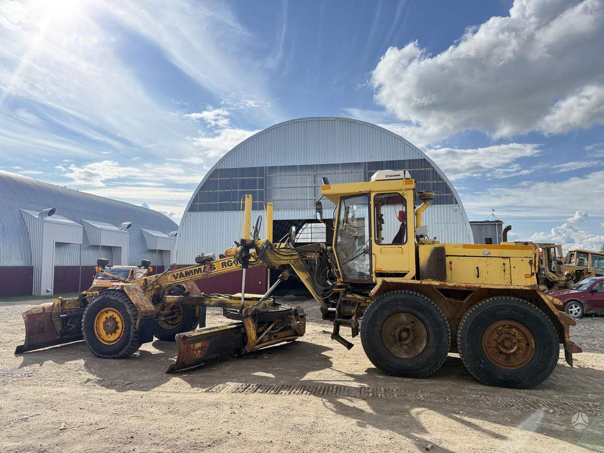 -Kita- Vammas 18 ton, grader