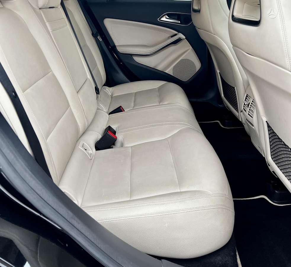 Mercedes-Benz CLA200 - 11