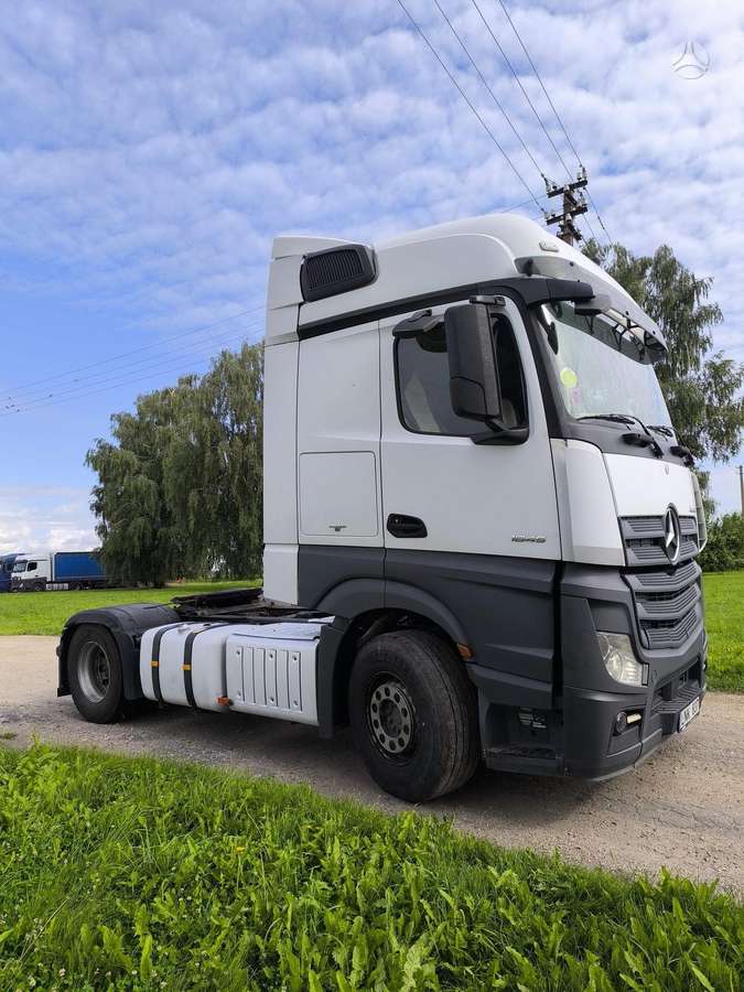 Mercedes-Benz Actros 1845, double sleeper