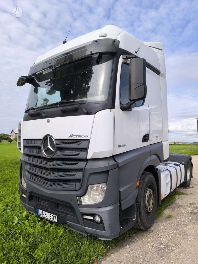 Mercedes-Benz Actros 1845, double sleeper