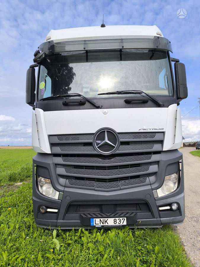 Mercedes-Benz Actros 1845, double sleeper