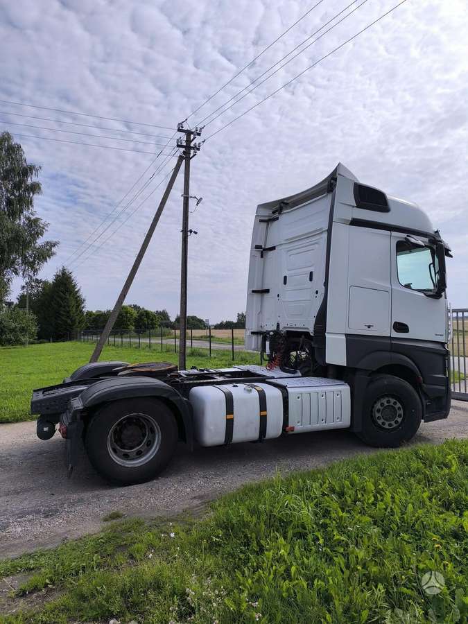 Mercedes-Benz Actros 1845, double sleeper